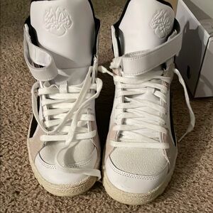 Puma Black and White Athletic Shoes